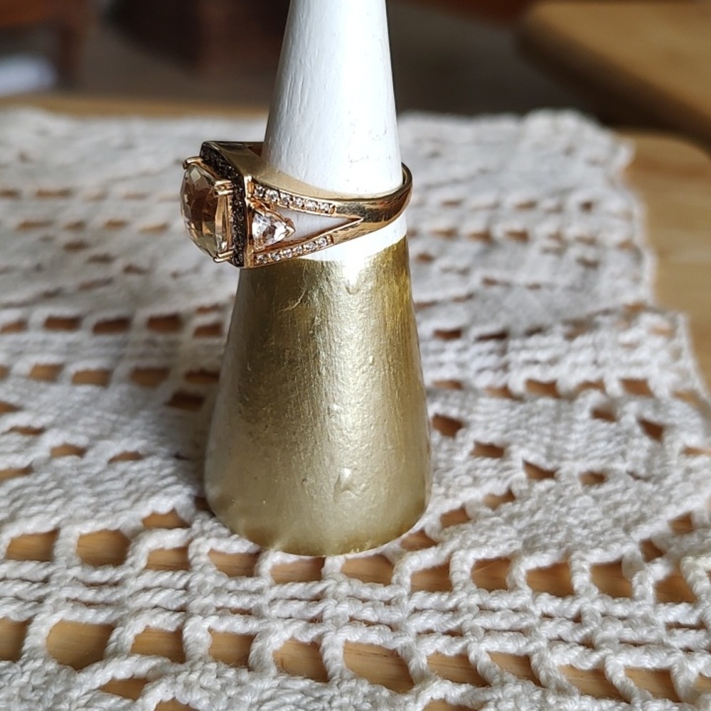 14k Gold-Ring with Smokey Topaz Center Stone - Elegant Women's Jewelry - Picture 2 of 7